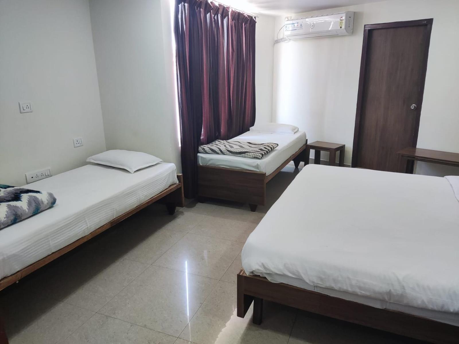 Swagatam Inn, 5 Minutes Walk From Guwahati Railway Station Bagian luar foto