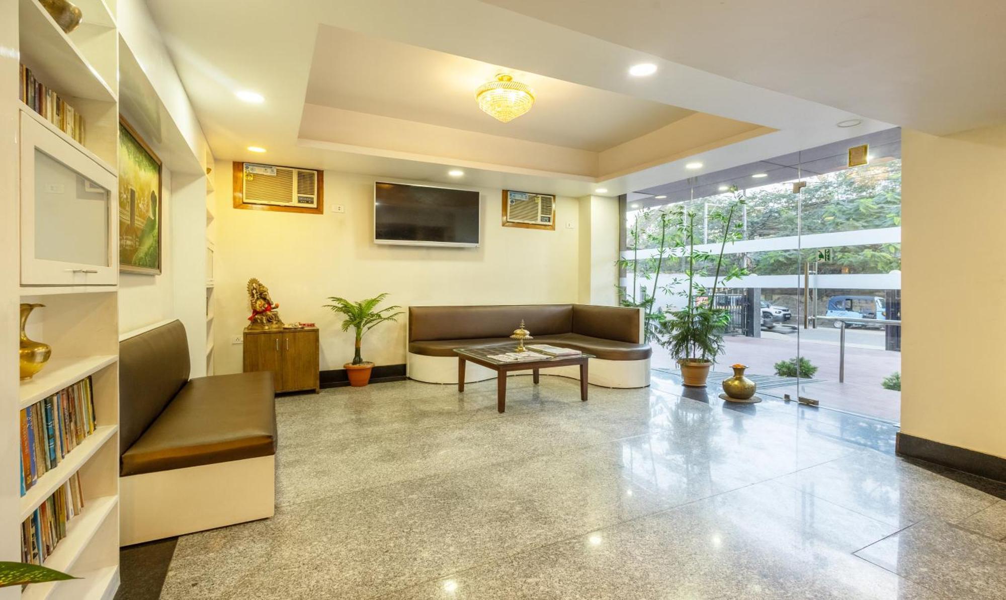 Swagatam Inn, 5 Minutes Walk From Guwahati Railway Station Bagian luar foto